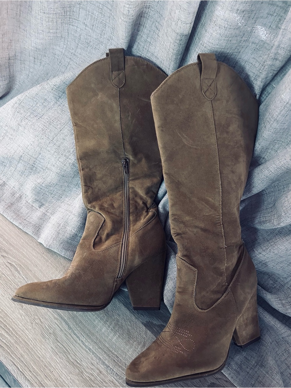 Maybelle Western Taupe Faux Suede Knee High Cowboy Boots Women’s Size 10